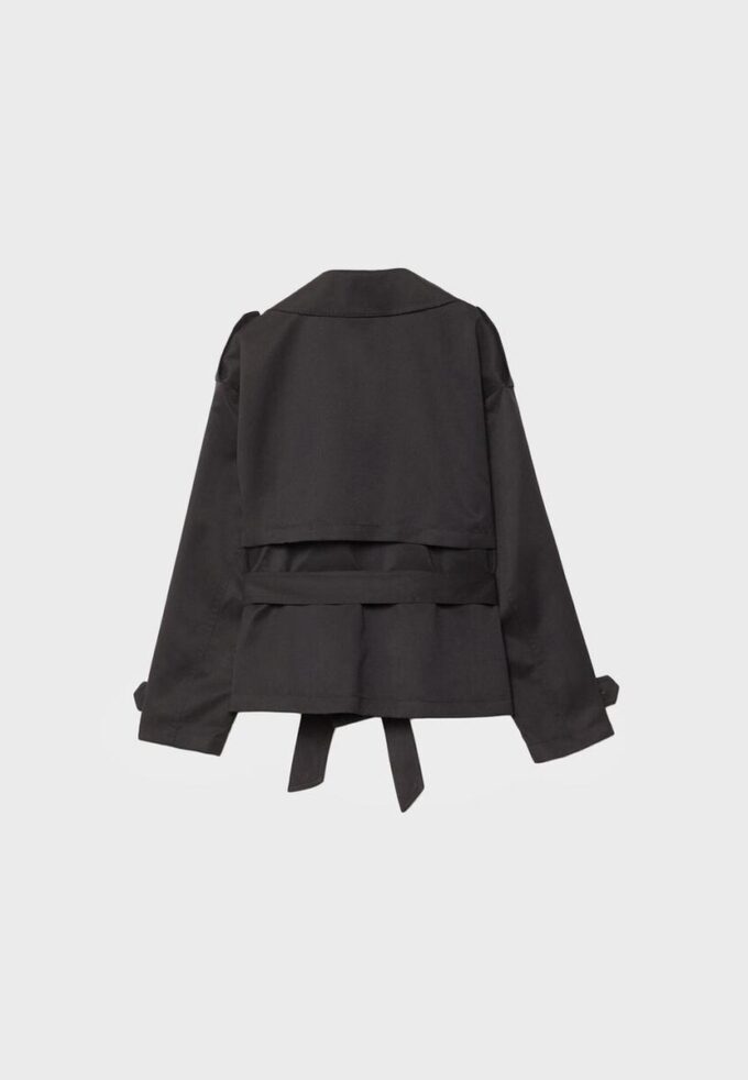 Cappotto corto e fluido con cintura