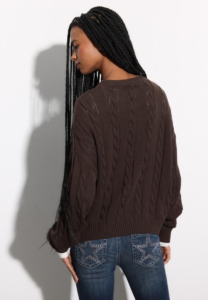 Cardigan con lavorazione a trecce e chiusura con bottoni