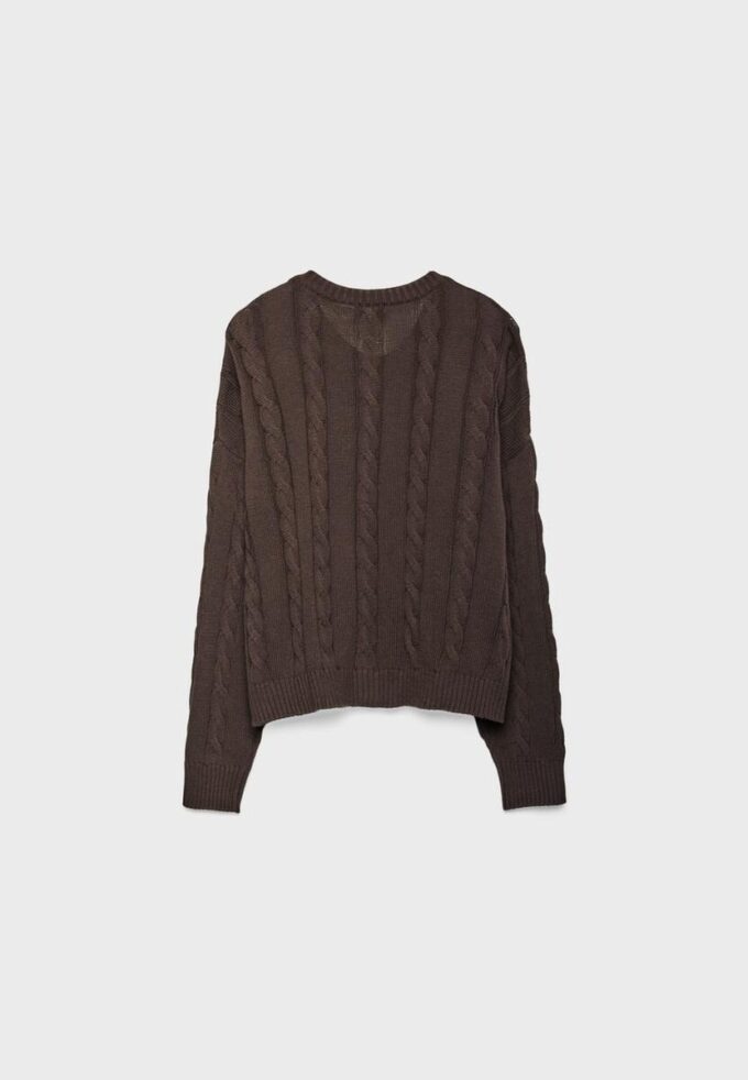 Cardigan con lavorazione a trecce e chiusura con bottoni