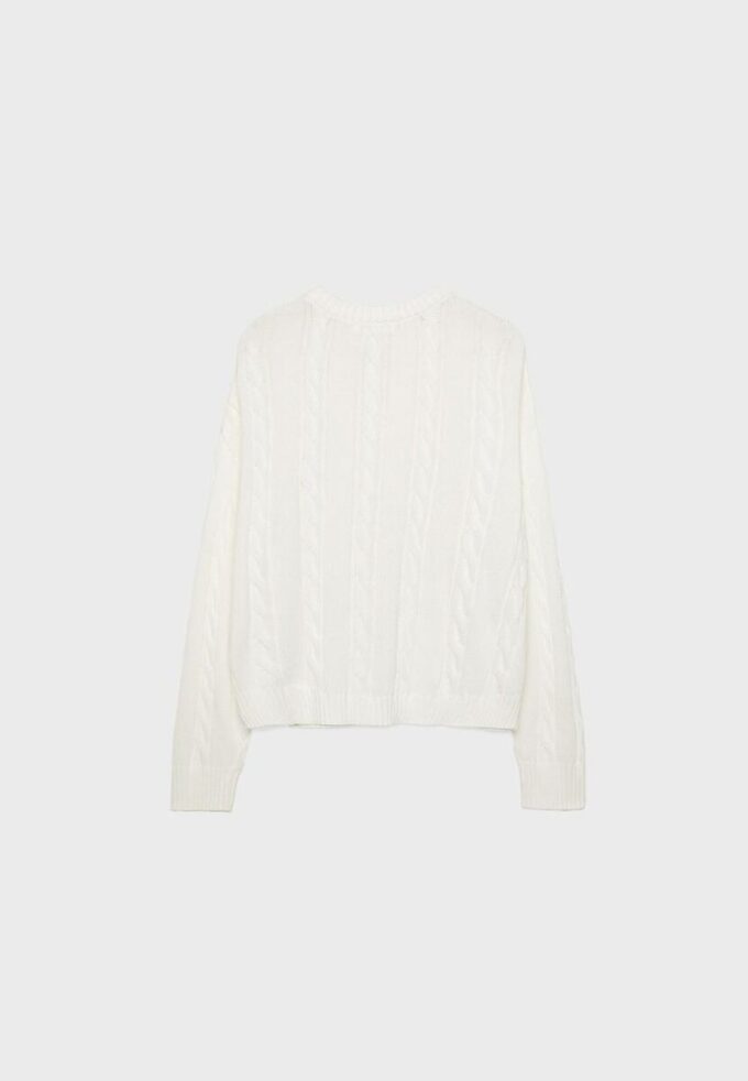 Cardigan con lavorazione a trecce e chiusura con bottoni