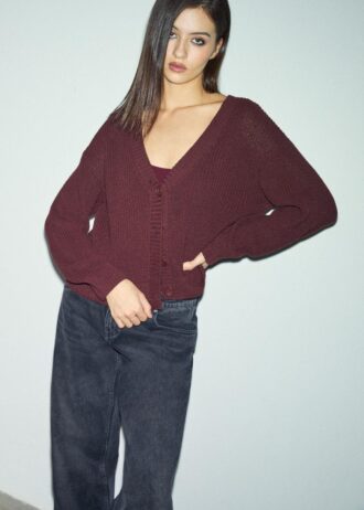 Cardigan in maglia con abbottonatura