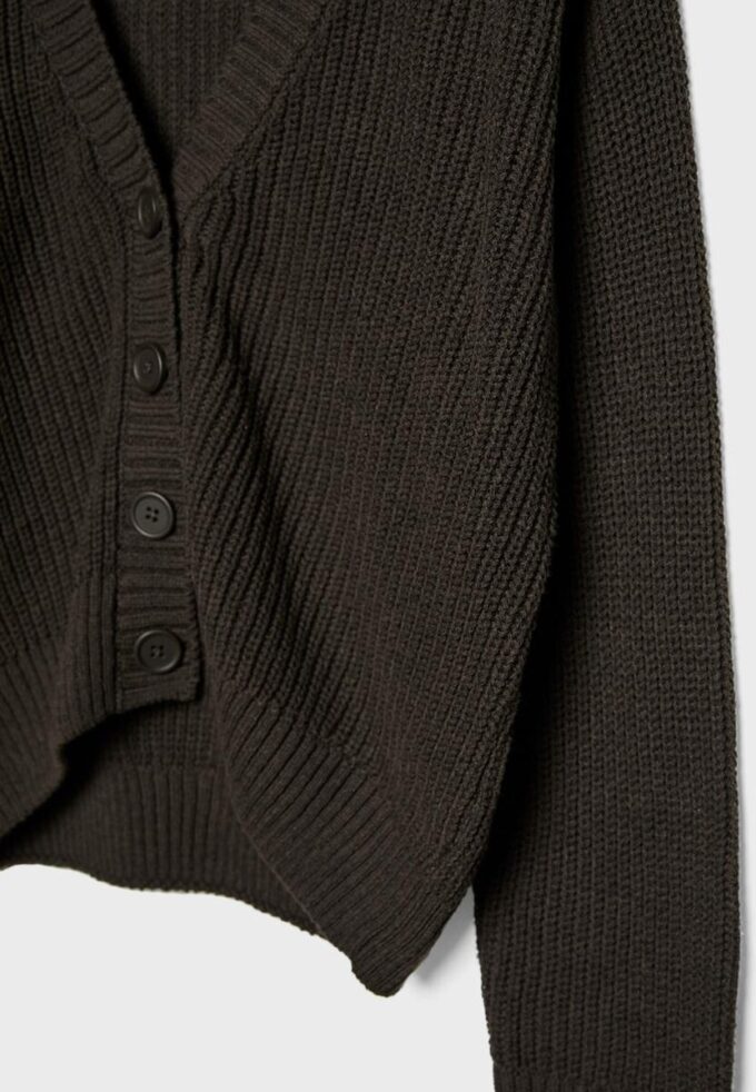 Cardigan in maglia con abbottonatura