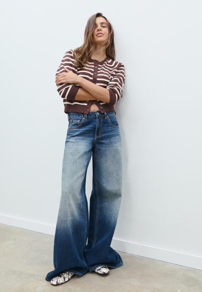 Cardigan in maglia con bottoni e maniche raglan Cardigan in maglia con bottoni e maniche raglan