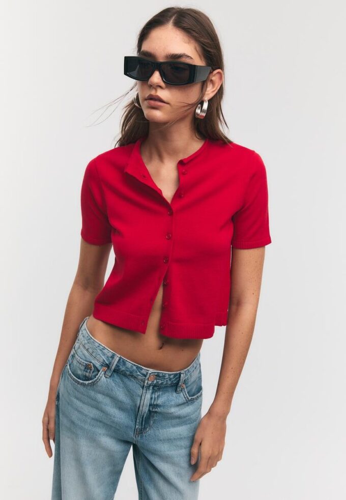 Cardigan in maglia con collo alto e bottoni