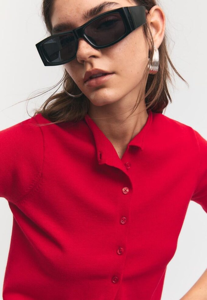 Cardigan in maglia con collo alto e bottoni