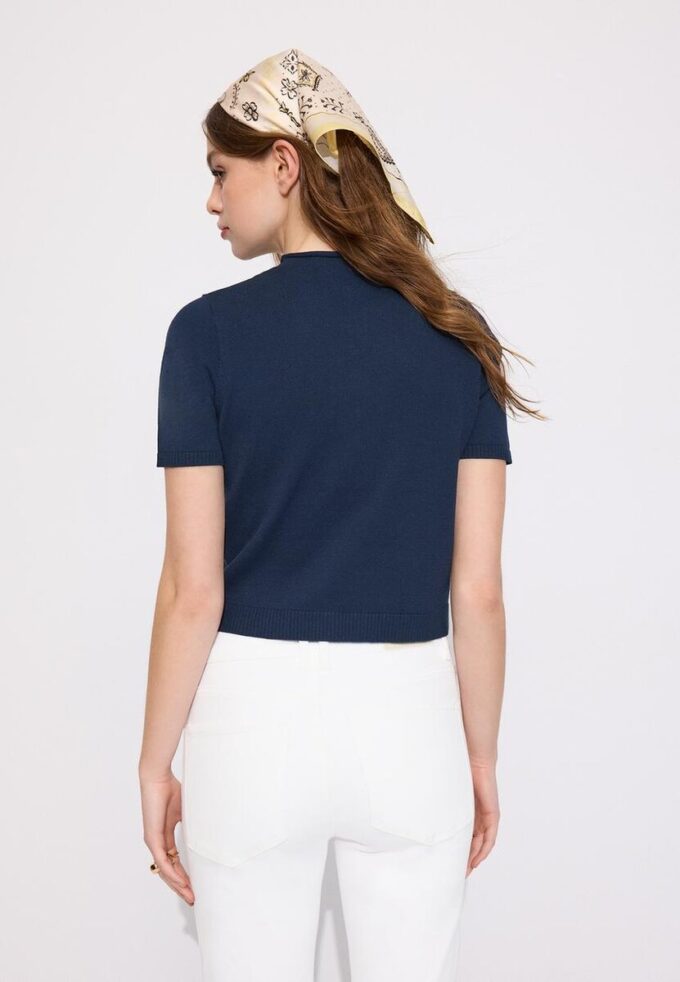 Cardigan in maglia con collo alto e bottoni