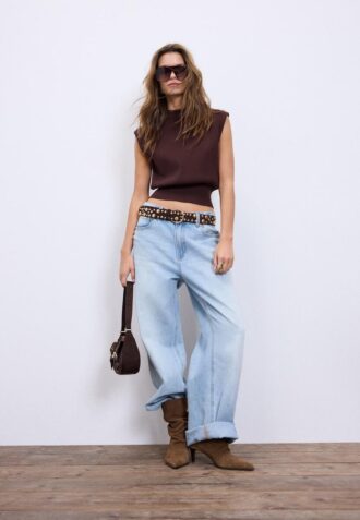 Cintura con borchie multiple irregolari