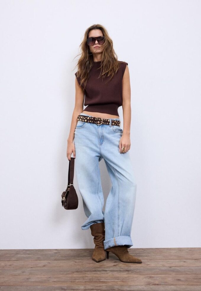 Cintura con borchie multiple irregolari