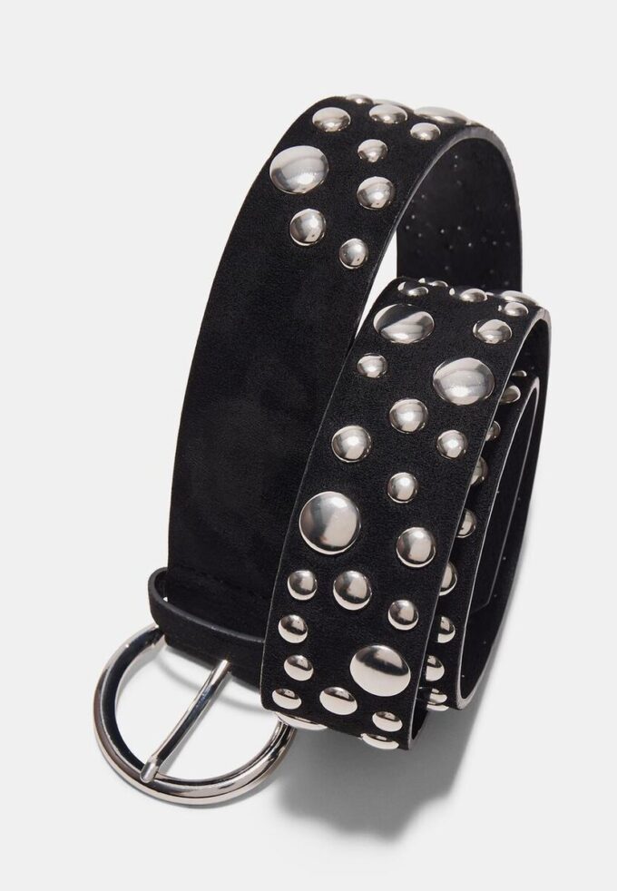 Cintura con borchie multiple irregolari