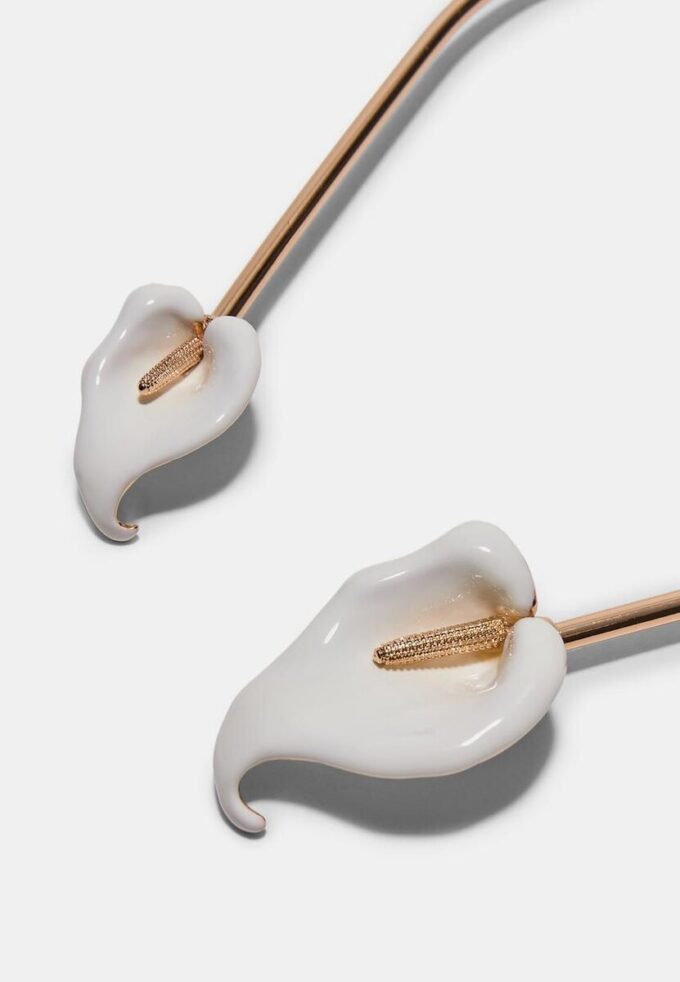 Collana girocollo con fiore di calla