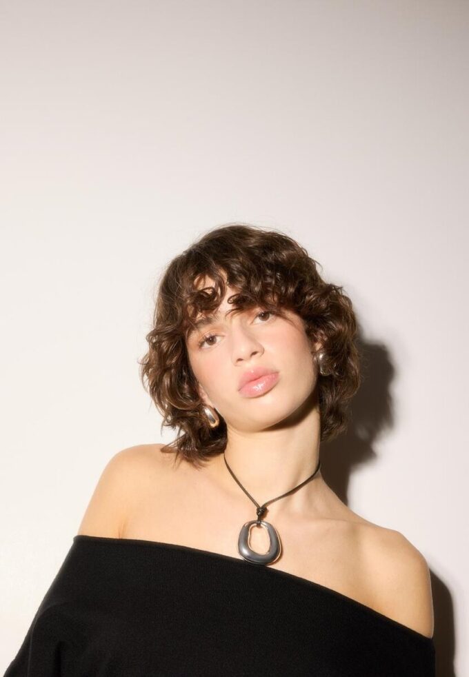 Collana in corda con ciondolo