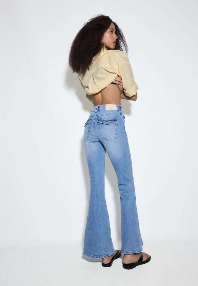 D04 Jeans Flared a vita bassa