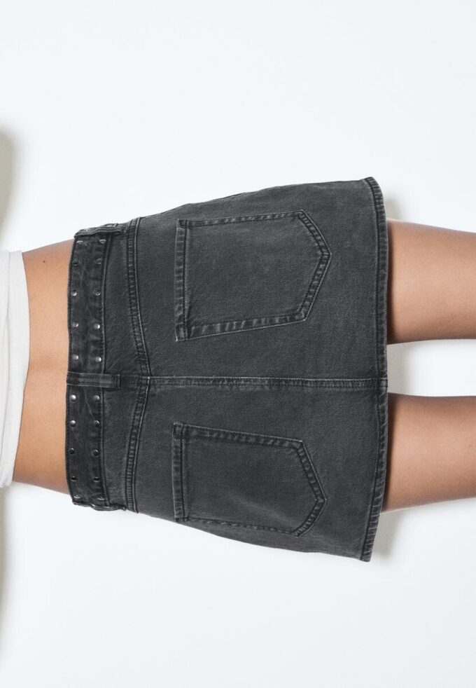 D62 Skort in denim con borchie