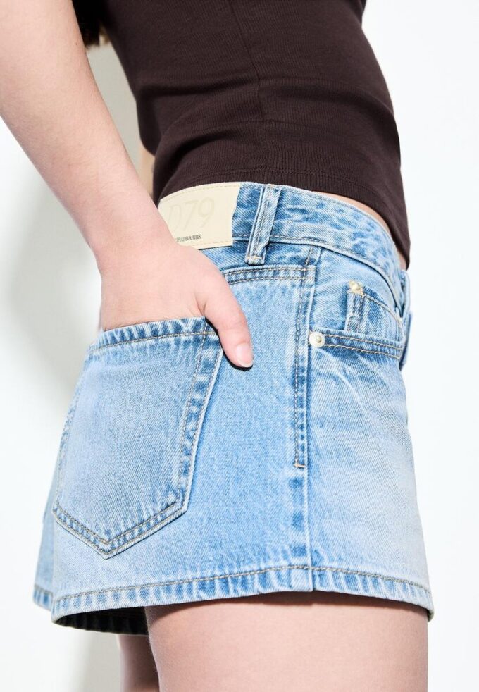 D79 Pantaloncini a vita bassa