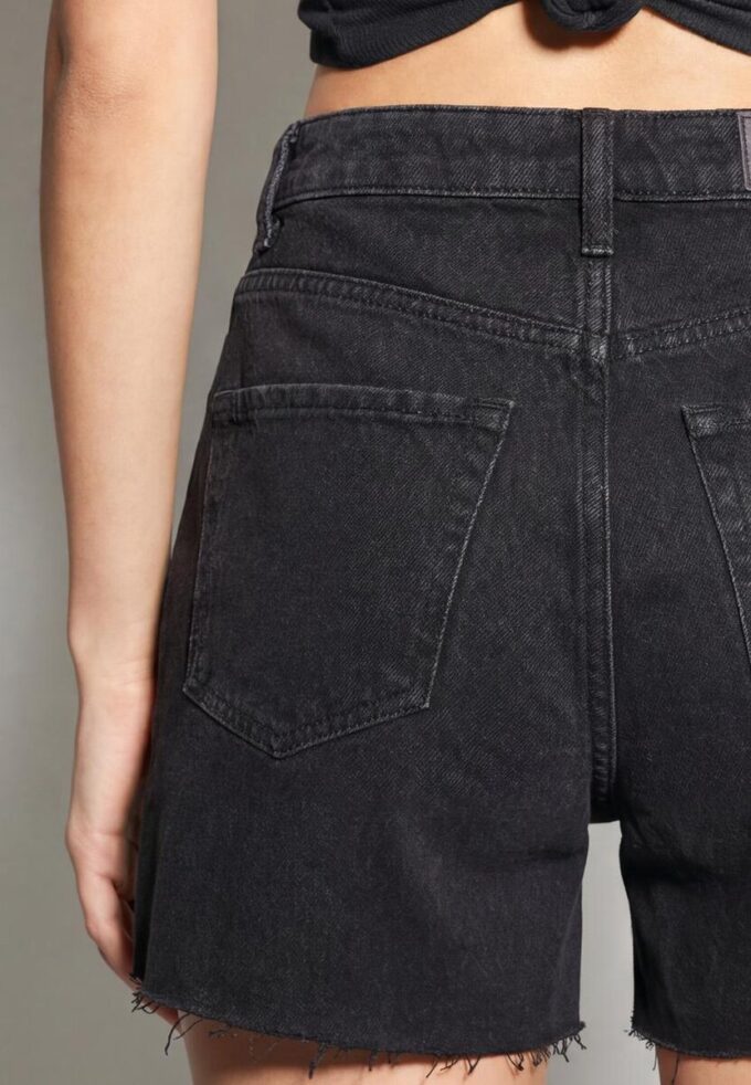 D93 Pantaloncini in denim a vita alta