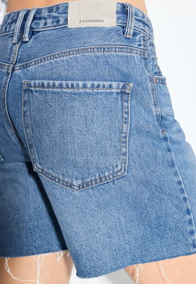 D93 Pantaloncini in denim a vita alta