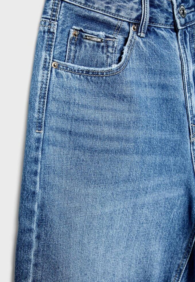 D93 Pantaloncini in denim a vita alta