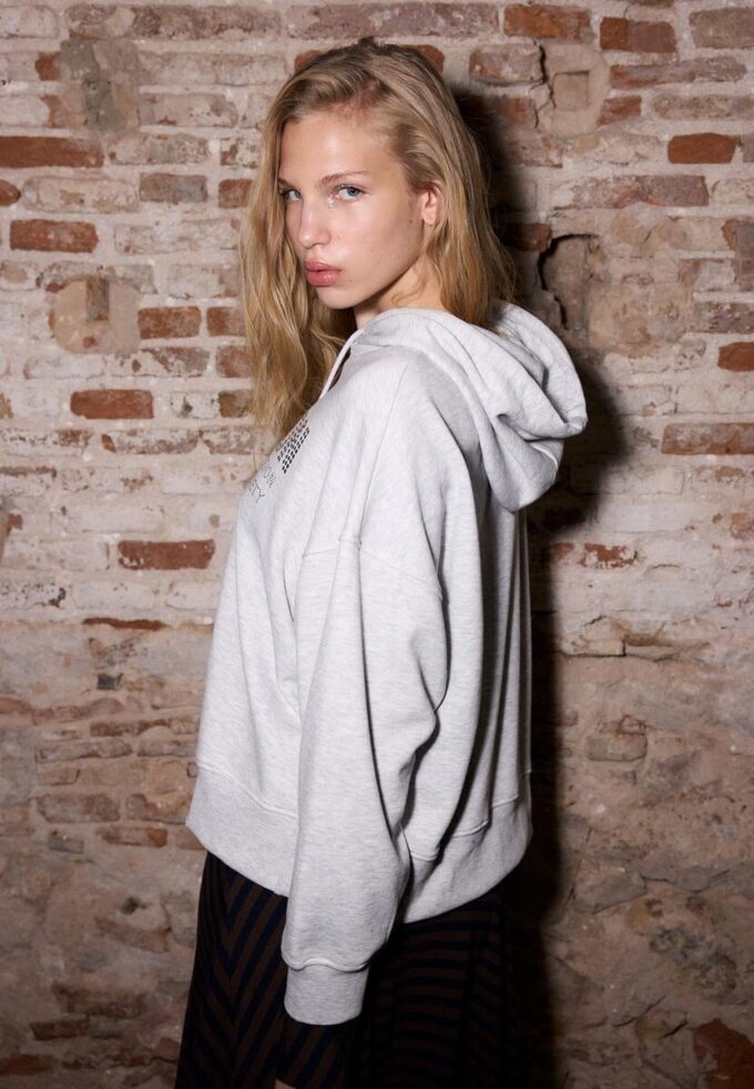 Felpa con cappuccio con strass Felpa con cappuccio con strass