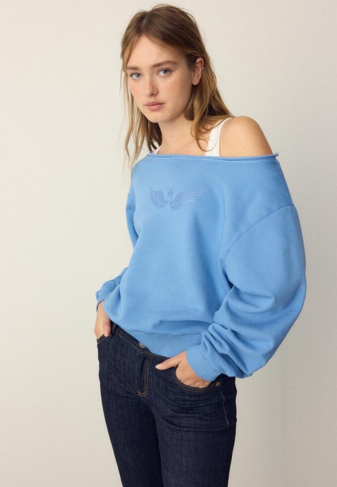 Felpa con collo a barchetta e ali in strass Felpa con collo a barchetta e ali in strass