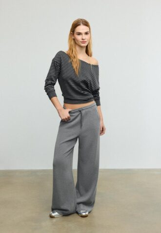 Felpa Soft Touch con spalle scoperte Felpa Soft Touch con spalle scoperte