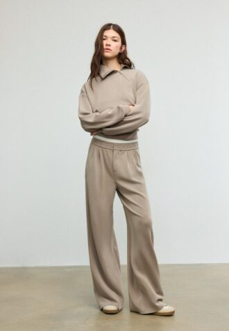 Felpa Soft Touch con zip laterale Felpa Soft Touch con zip laterale