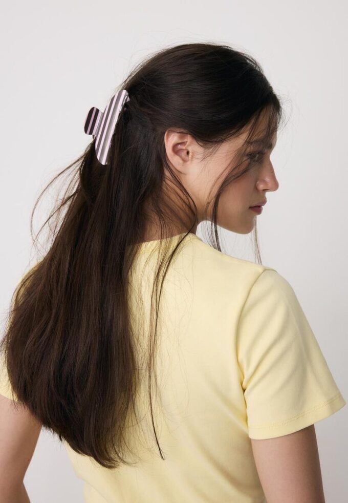 Fibbia in pelliccia a righe