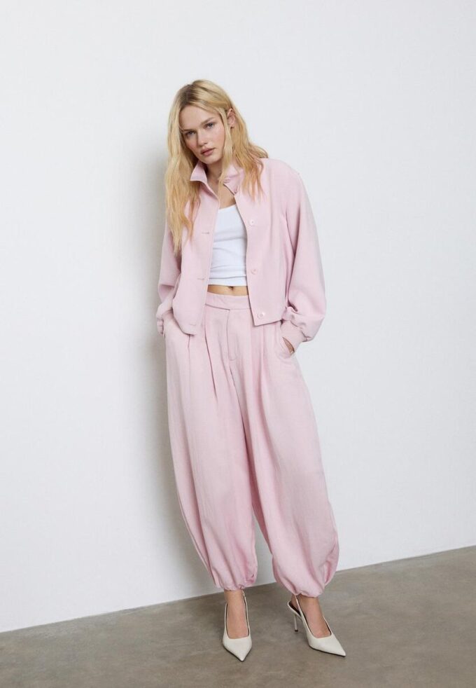 Giacca a collo alto con maniche a sbuffo