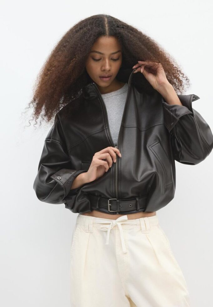 Giacca a palloncino effetto pelle con cintura