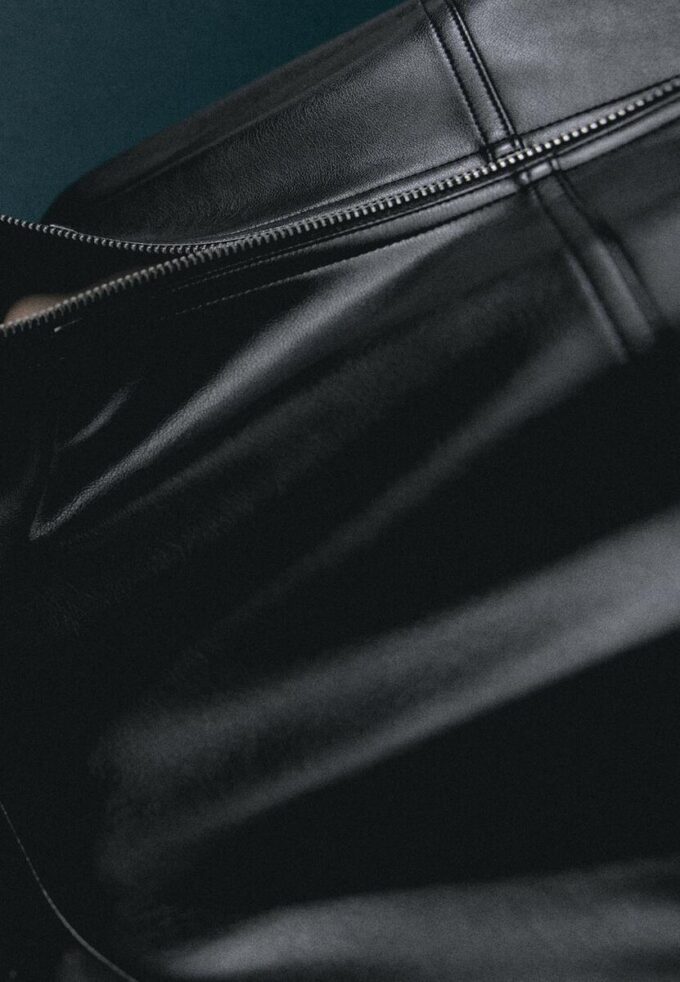 Giacca a palloncino effetto pelle con cintura