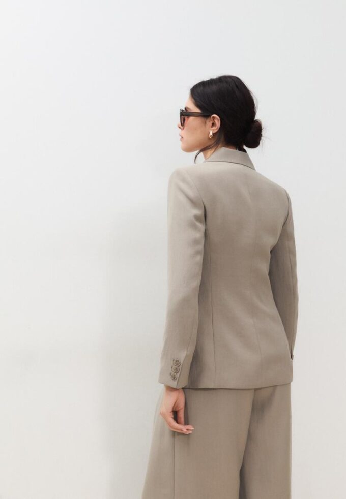 Giacca aderente a 3 bottoni Giacca aderente a 3 bottoni