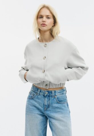 Giacca con collo rotondo e maniche a sbuffo