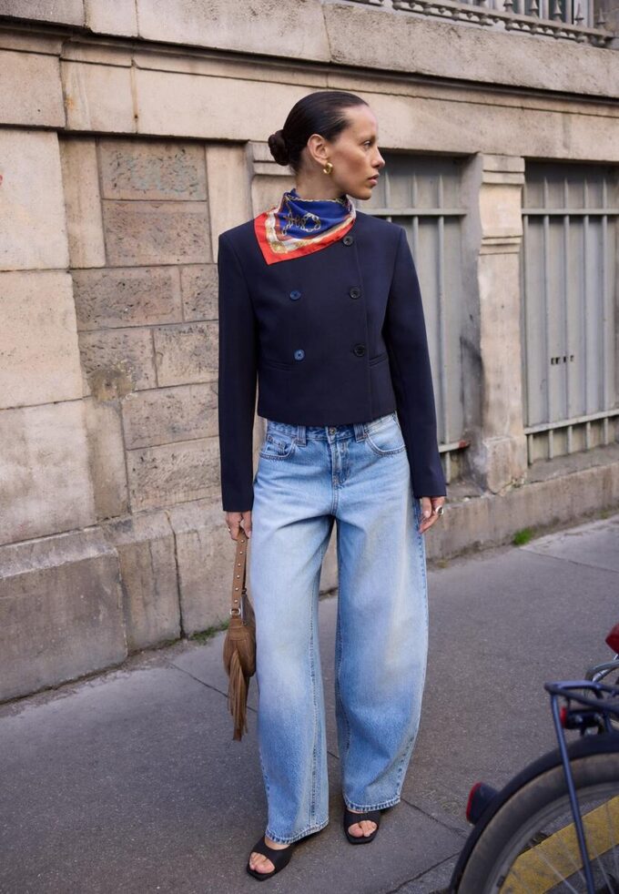 Giacca corta con collo rotondo