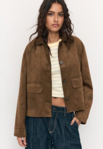 Giacca in ecopelle scamosciata con tasche