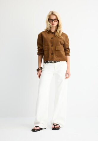 Giacca in ecopelle scamosciata con tasche