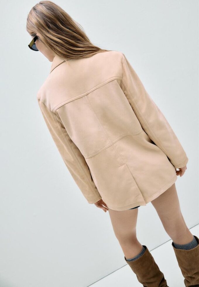 Giacca in pelle con tasche Giacca in pelle con tasche