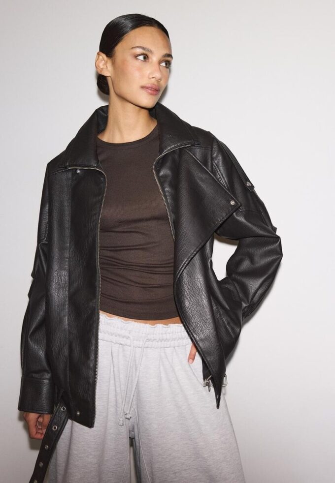 Giacca oversize in ecopelle con revers