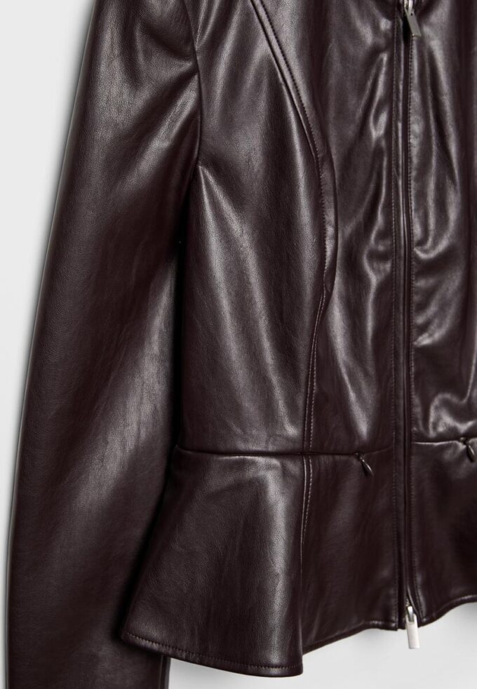 Giacca peplum effetto pelle senza colletto