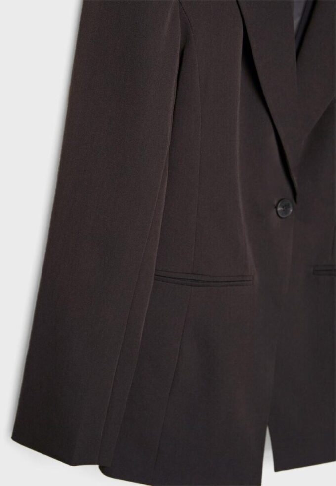 Giacca sartoriale abbottonata