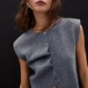Gilet in maglia con spalline imbottite Gilet in maglia con spalline imbottite