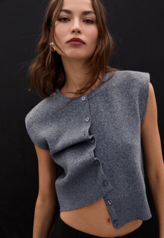 Gilet in maglia con spalline imbottite