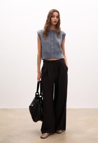 Gilet in maglia con spalline imbottite