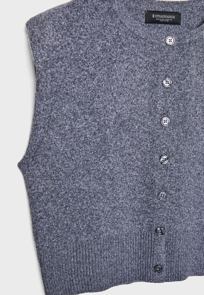 Gilet in maglia con spalline imbottite Gilet in maglia con spalline imbottite