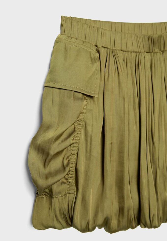 Gonna a palloncino in raso con tasche