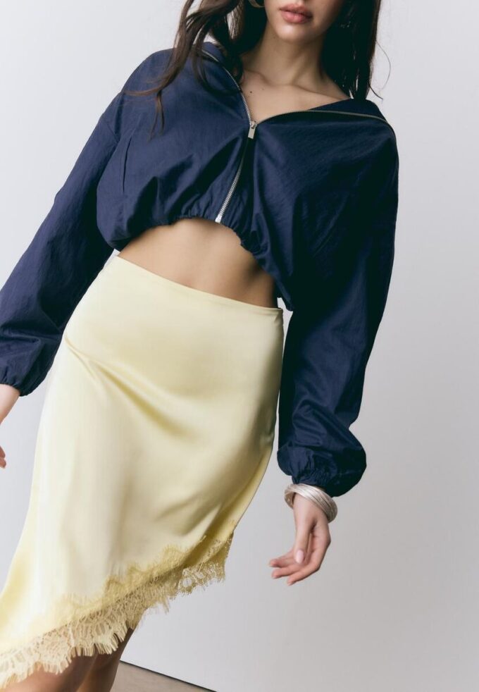 Gonna asimmetrica in raso