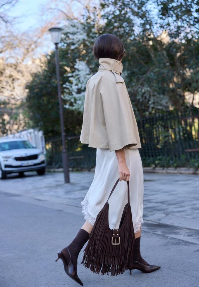 Gonna asimmetrica in raso