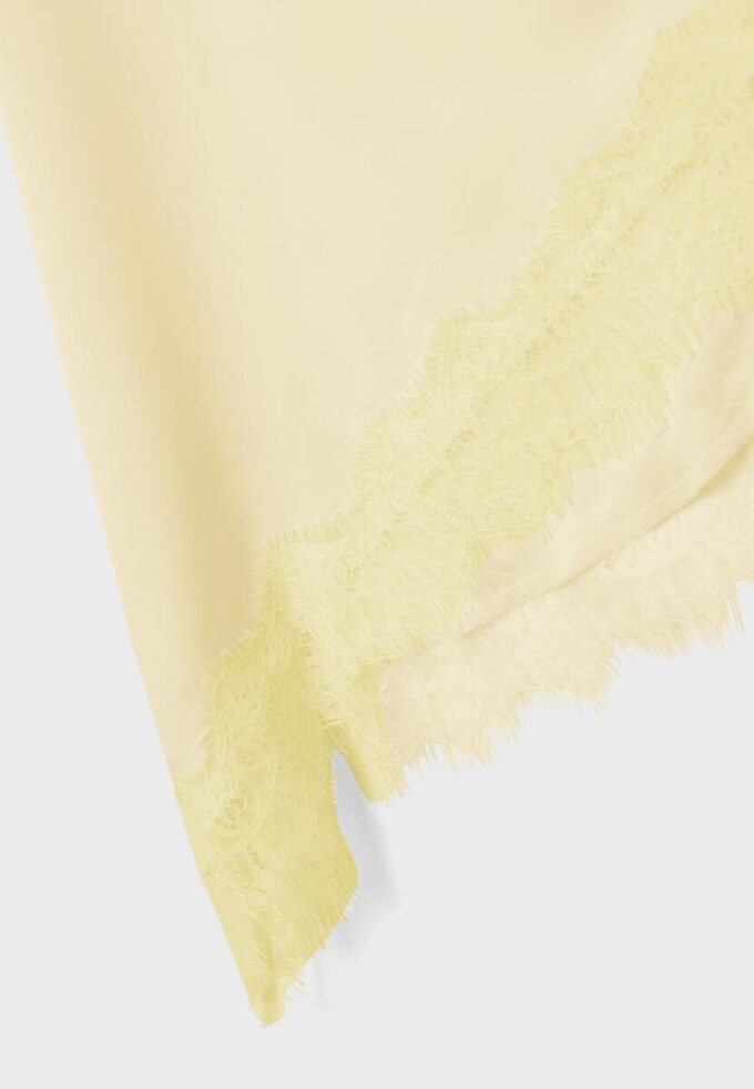 Gonna asimmetrica in raso