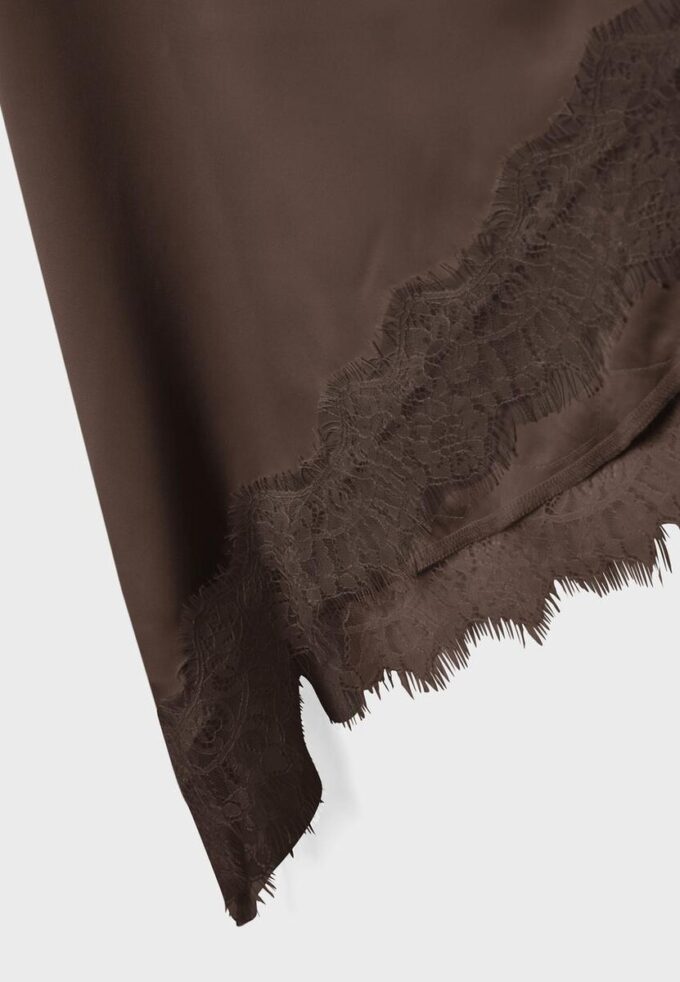 Gonna asimmetrica in raso