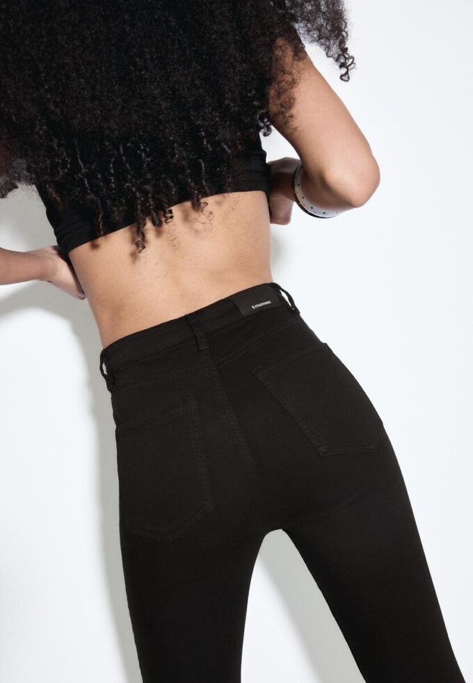 Jeans a vita altissima Jeans a vita altissima