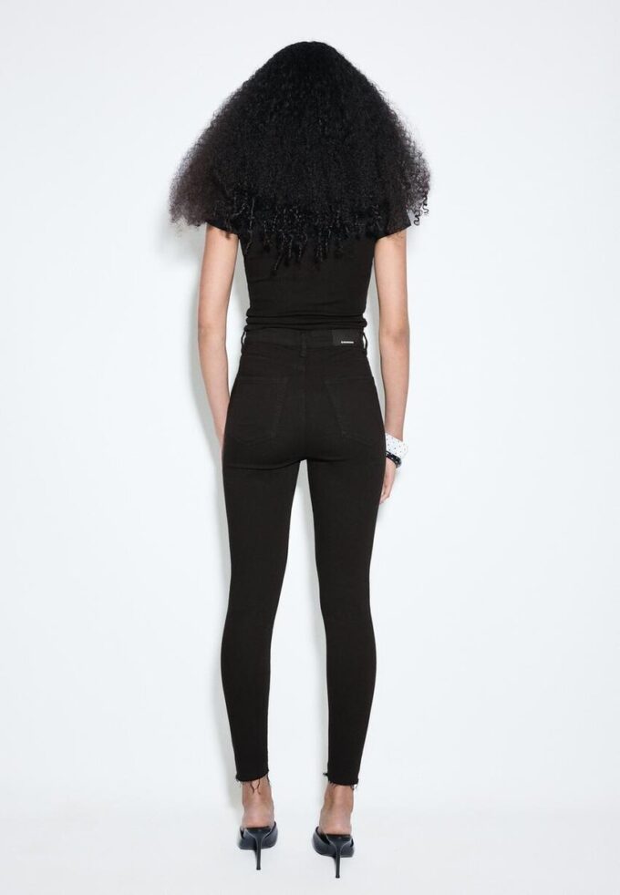 Jeans a vita altissima Jeans a vita altissima