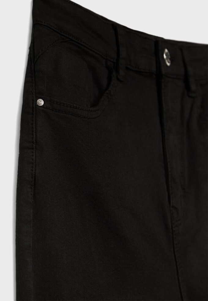 Jeans a vita altissima Jeans a vita altissima